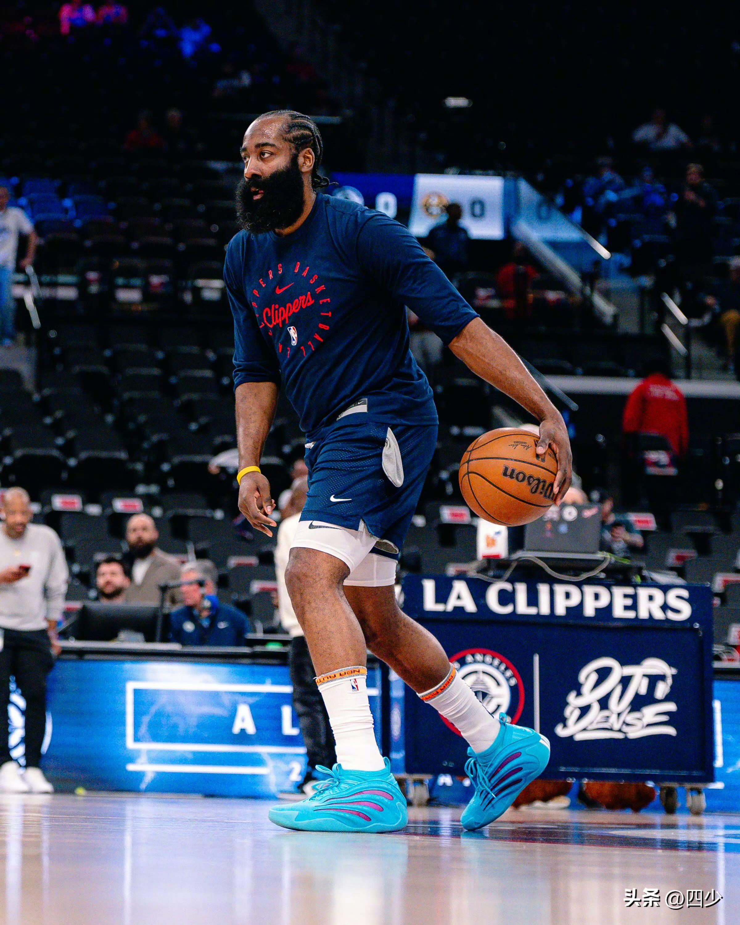 爱游戏在线包含哈登重返赛场，大比分获胜首场状态出色，C9观众沸腾！全场沸腾不已的词条