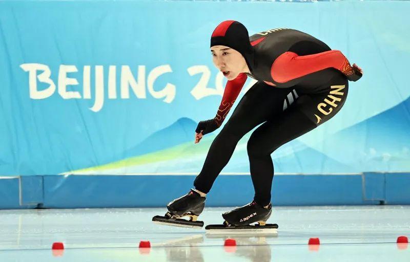 爱游戏在线关于TL观众热烈欢呼！，塔图姆迎来十赛季出色发挥观众掌声雷动的信息