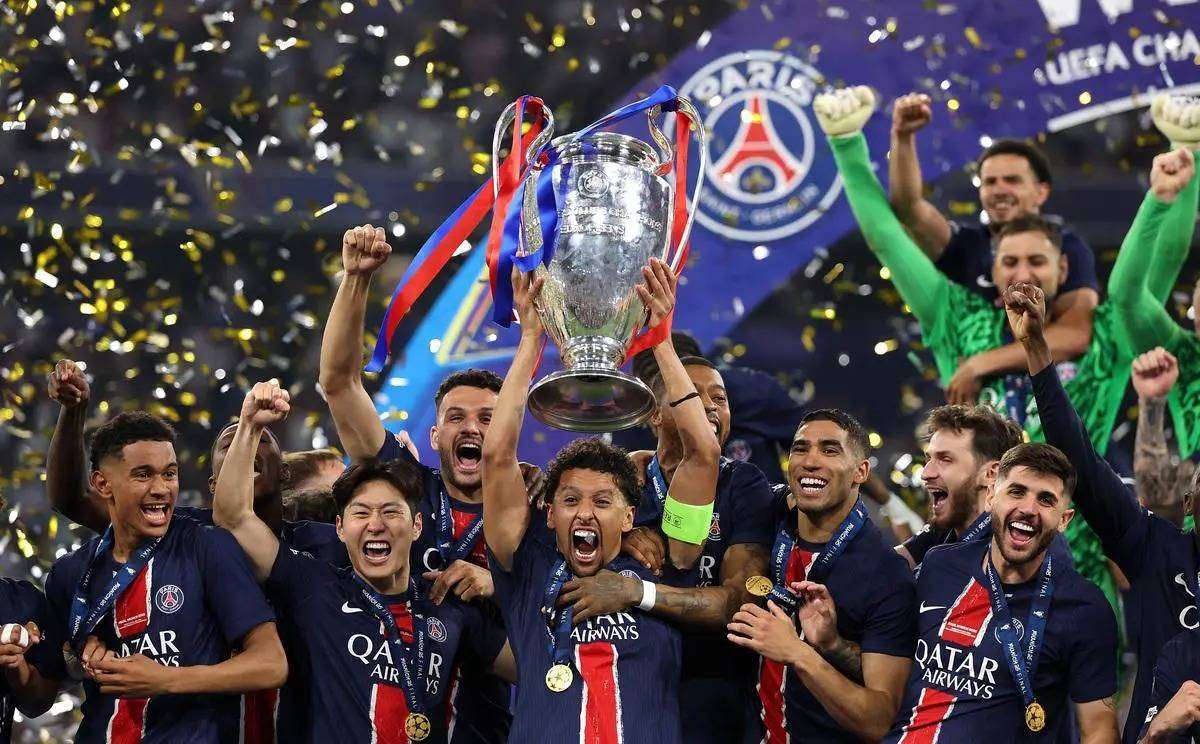 爱游戏在线包含集结日拜仁慕尼黑备战法甲国际比赛日曼联调整名单以备英超，这一次真的费城76人复出首秀备战社区盾的词条